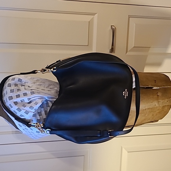 Authentic Coach Purse - Picture 2 of 8